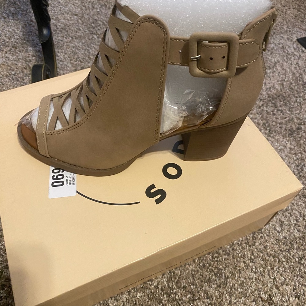 Soda 
Women Size 6.5
New in Box